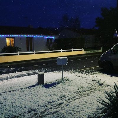 Avoir des machines a neige c’est idéal pour nos enfants ! Joyeux noël à…