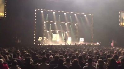 Jeff Panacloc et jean Marc au zénith de Nantes sous une pluie de confettis…